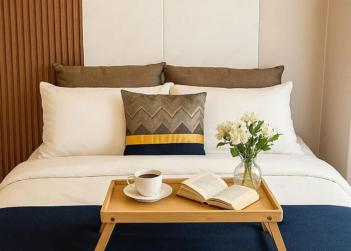 Luxurious 2br Near Solaire, Okada, Airport