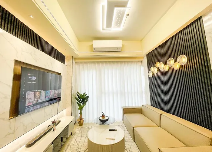 Luxurious 2br Near Solaire, Okada, Airport