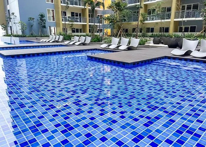 Luxurious 2br Near Solaire, Okada, Airport Manila