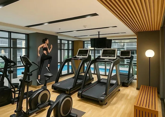 Luxurious 2br Near Solaire, Okada, Airport